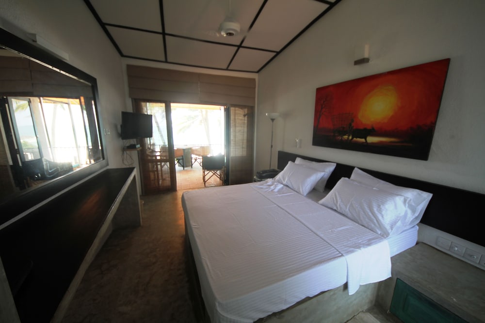 3 BEDROOMS, VILLA