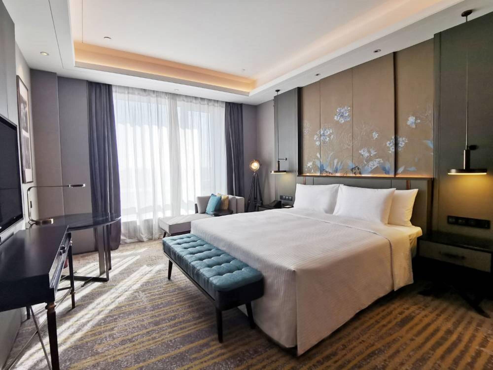 GRAND, TWIN BEDS