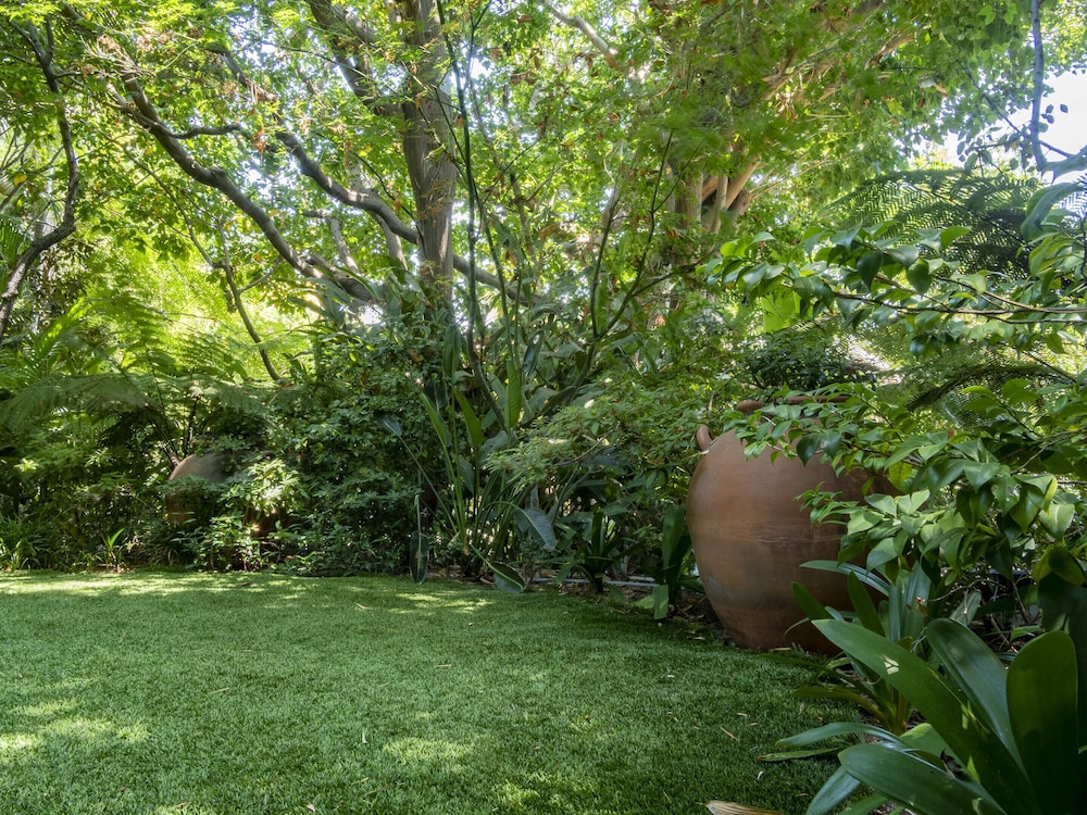 Sunset Marquis Hotel and Villas 40/45
