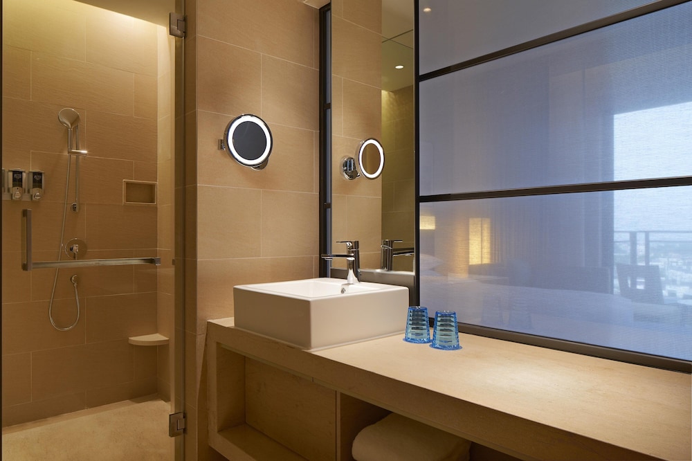 Four Points By Sheraton Guangdong Heshan 13/37