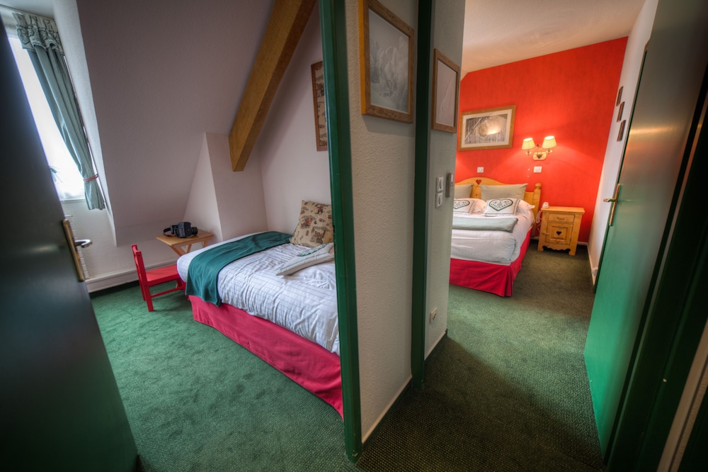 Hotel the Originals Des Princes Chambery 28/77