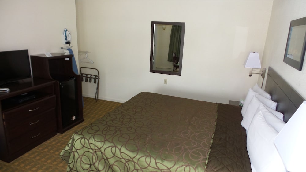 Sea Girt Lodge 18/72