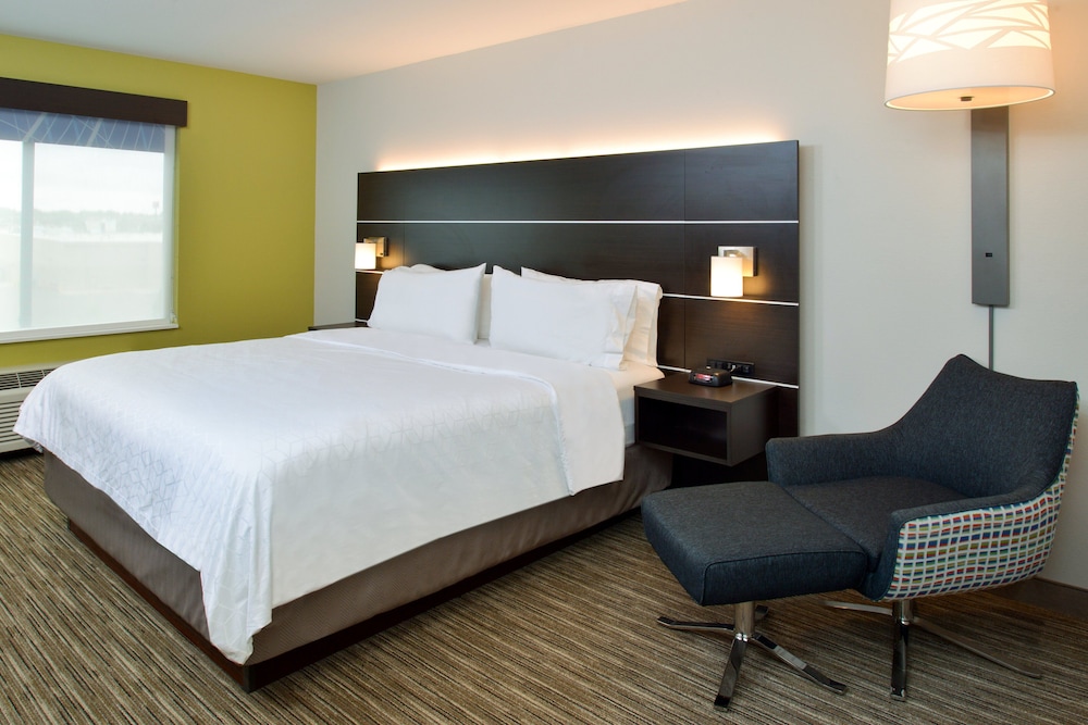 Holiday Inn Express Hotel And Suites Pueblo North 14/57