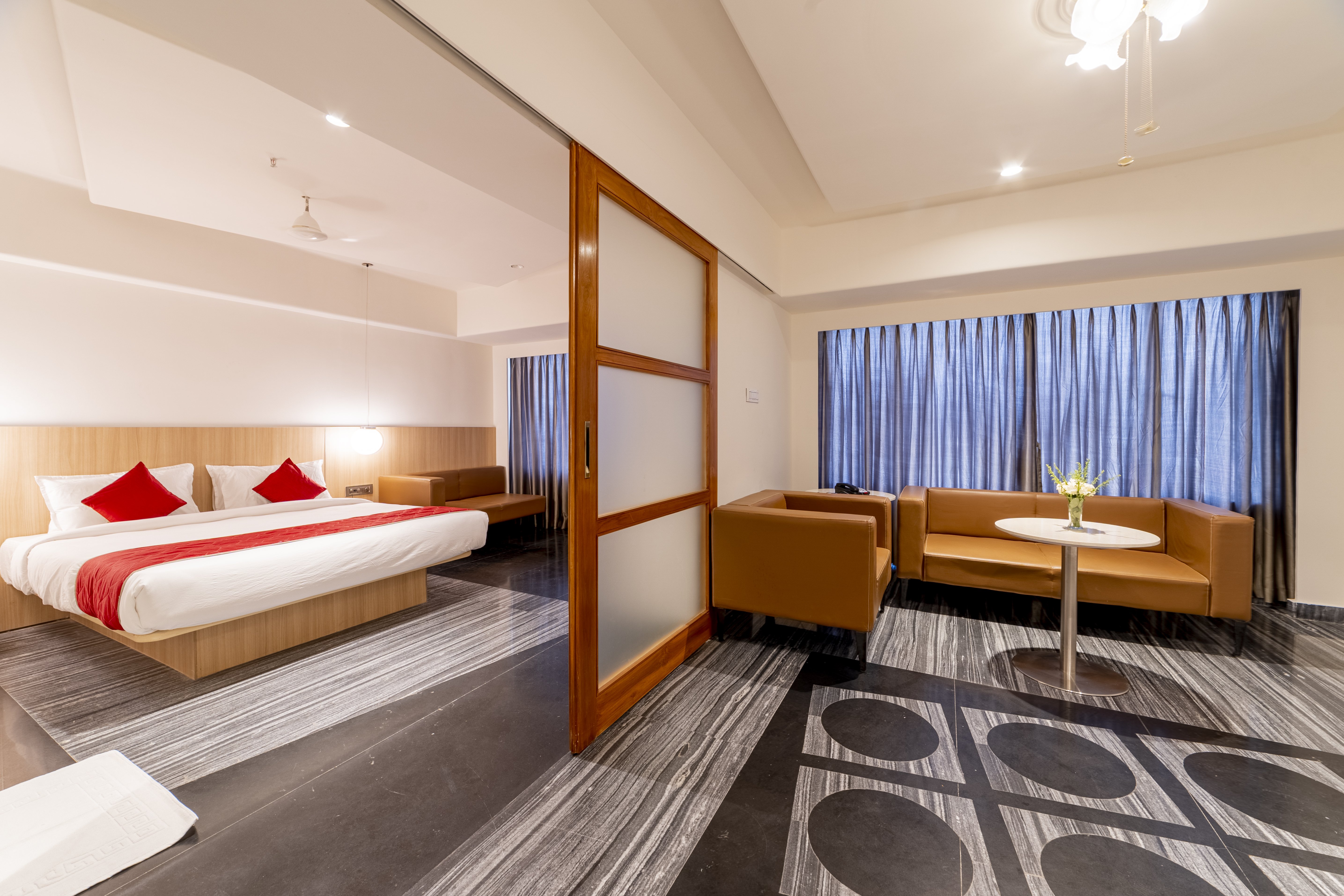 Hotel Manorama 12/57