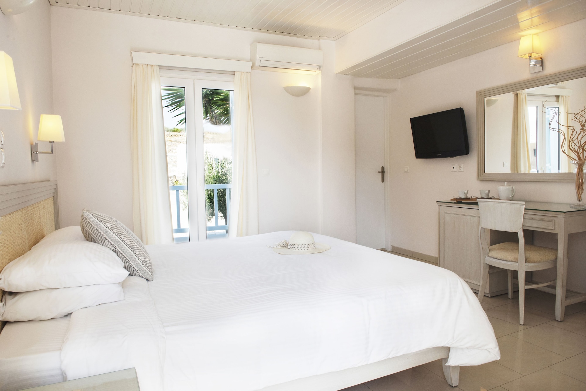 Standard, Triple, Twin Beds, Sofa