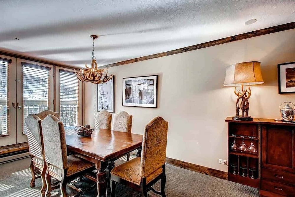 The Vail Spa Condominiums 40/76