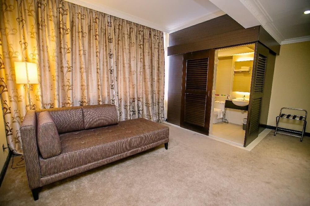 Merdeka Hotel 36/50