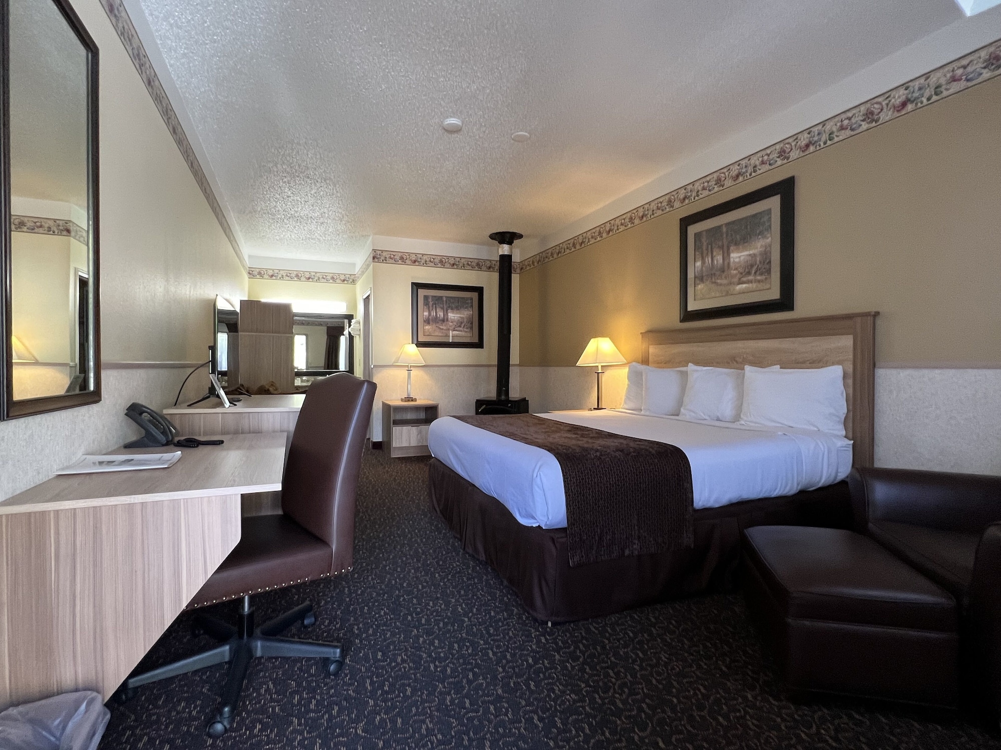 HONEYMOON, KING BED