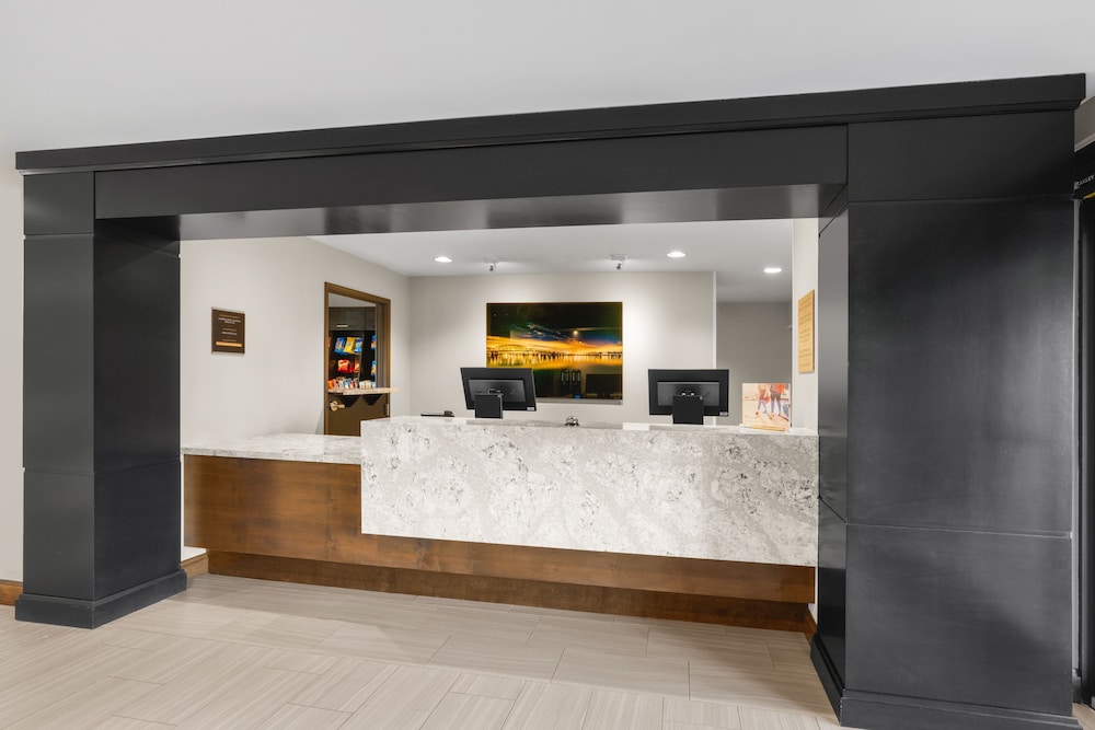 Staybridge Suites Hillsboro South 8/76