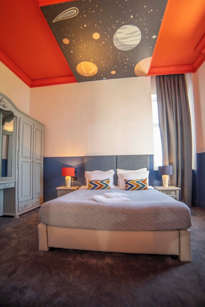 Maria Luisa Hotel 11/56