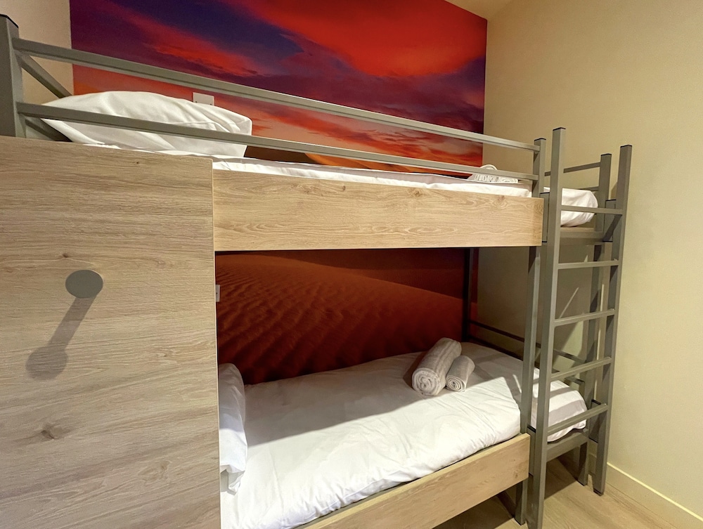 Hex Wildlife Hotel at Yorkshire Wildlife Park 21/36