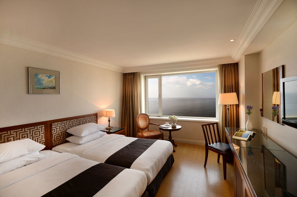 Jeju Oriental Hotel & Casino 24/65