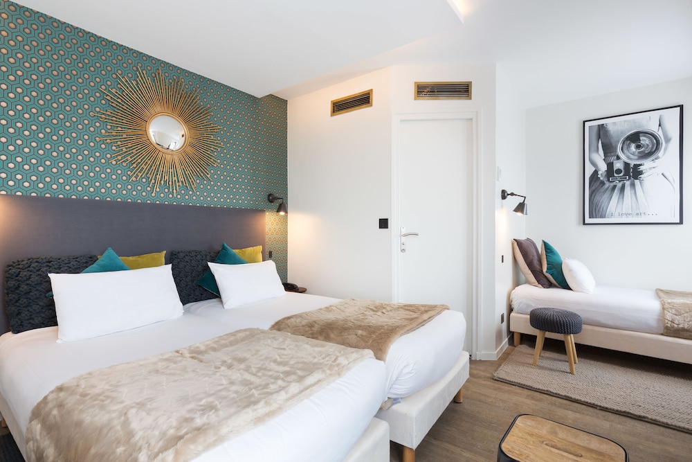 ROOM, TRIPLE