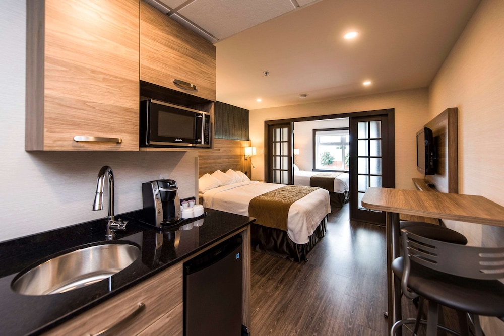 Quality Suites Drummondville 33/43