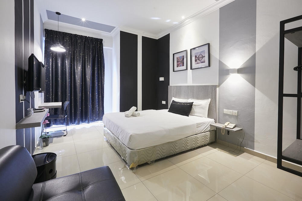 D New 1 Hotel 27/38
