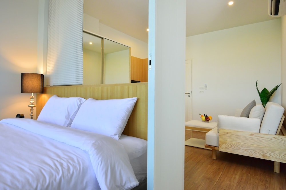 HILL MYNA CONDOTEL 22/56