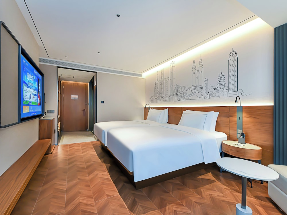 UrCove by Hyatt Chongqing Jiefangbei Hongyadong 11/50