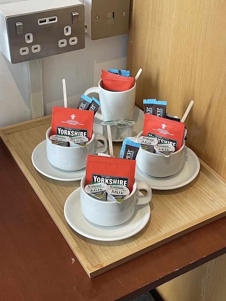 Leisure Inn Hotel 54/56
