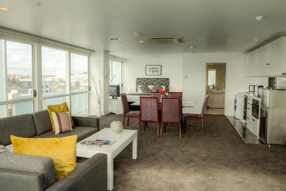 The Quadrant Hotel and Suites 59/70