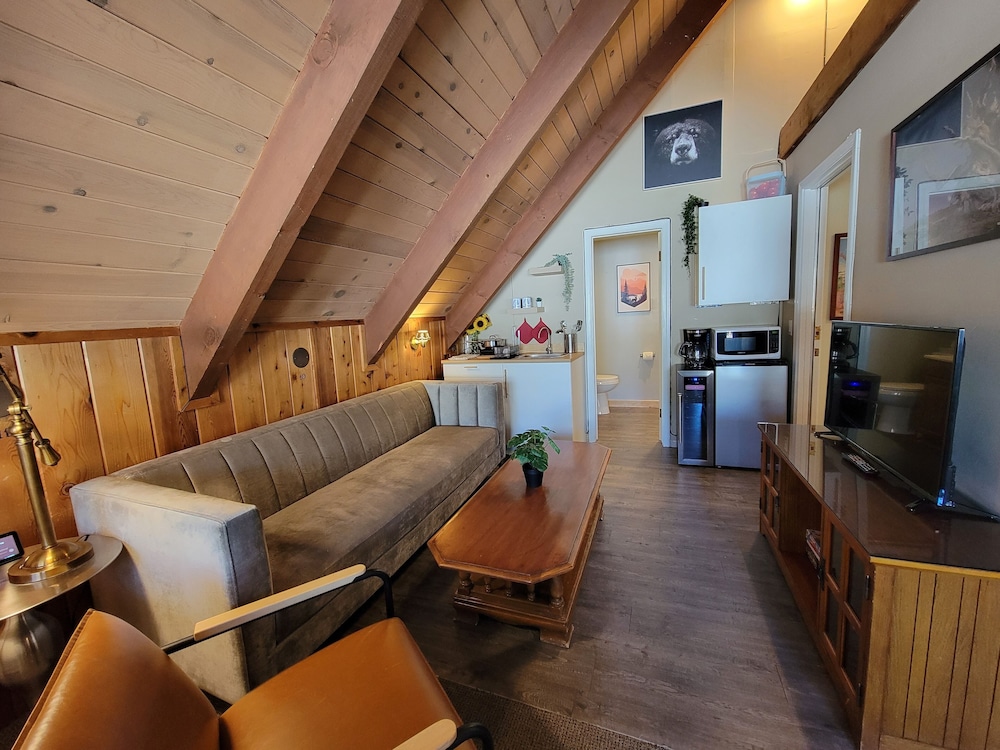 Cinnamon Bear Inn 55/80