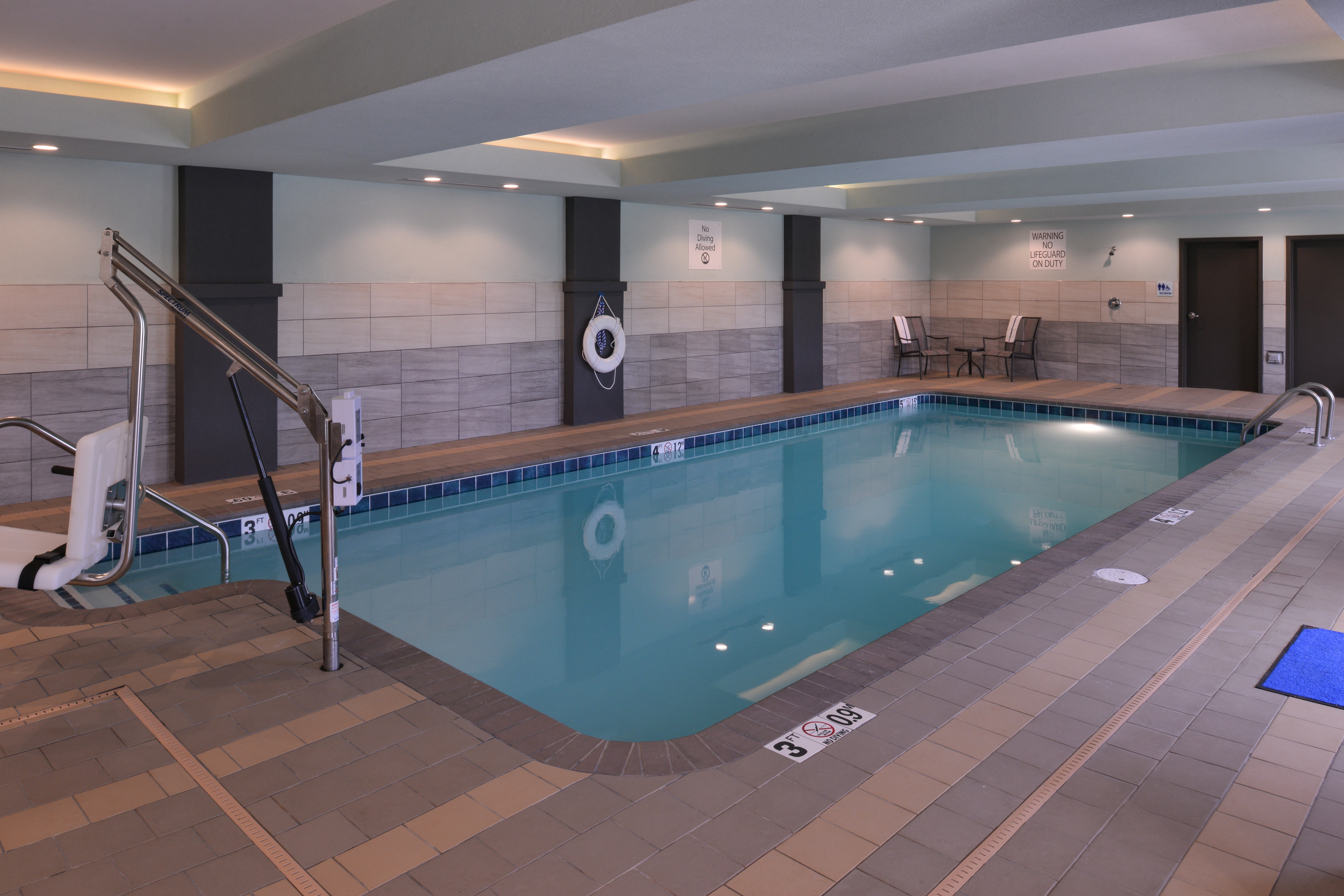 Holiday Inn Express Suites Bryant Benton Area 33/71