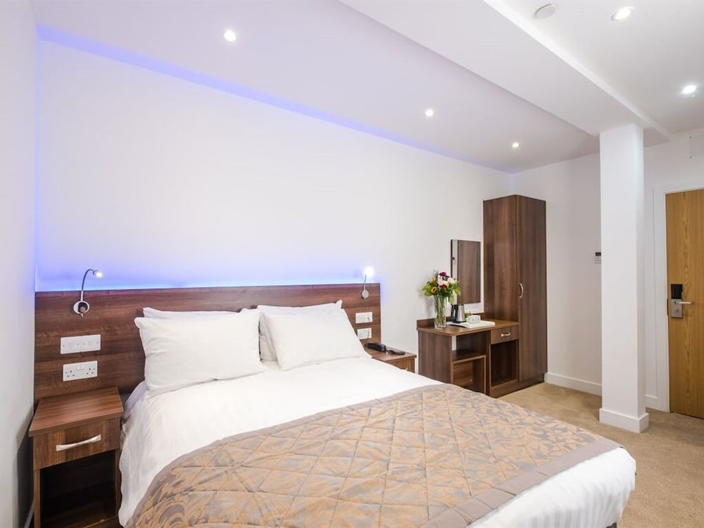 Signature Hotel London 13/50