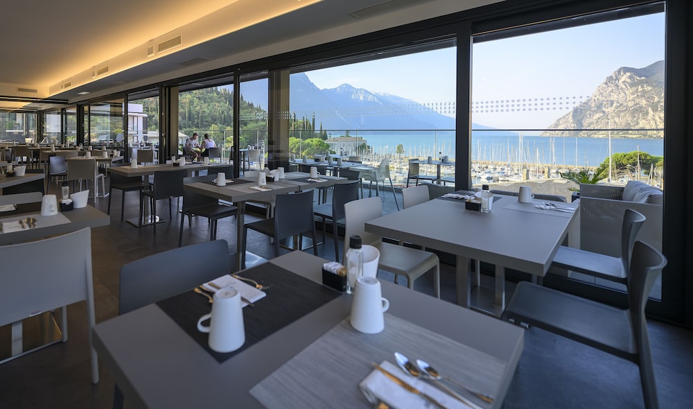 Hotel Riviera 37/50