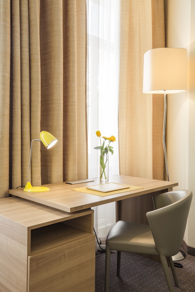 Hilight Suites Hotel 44/49