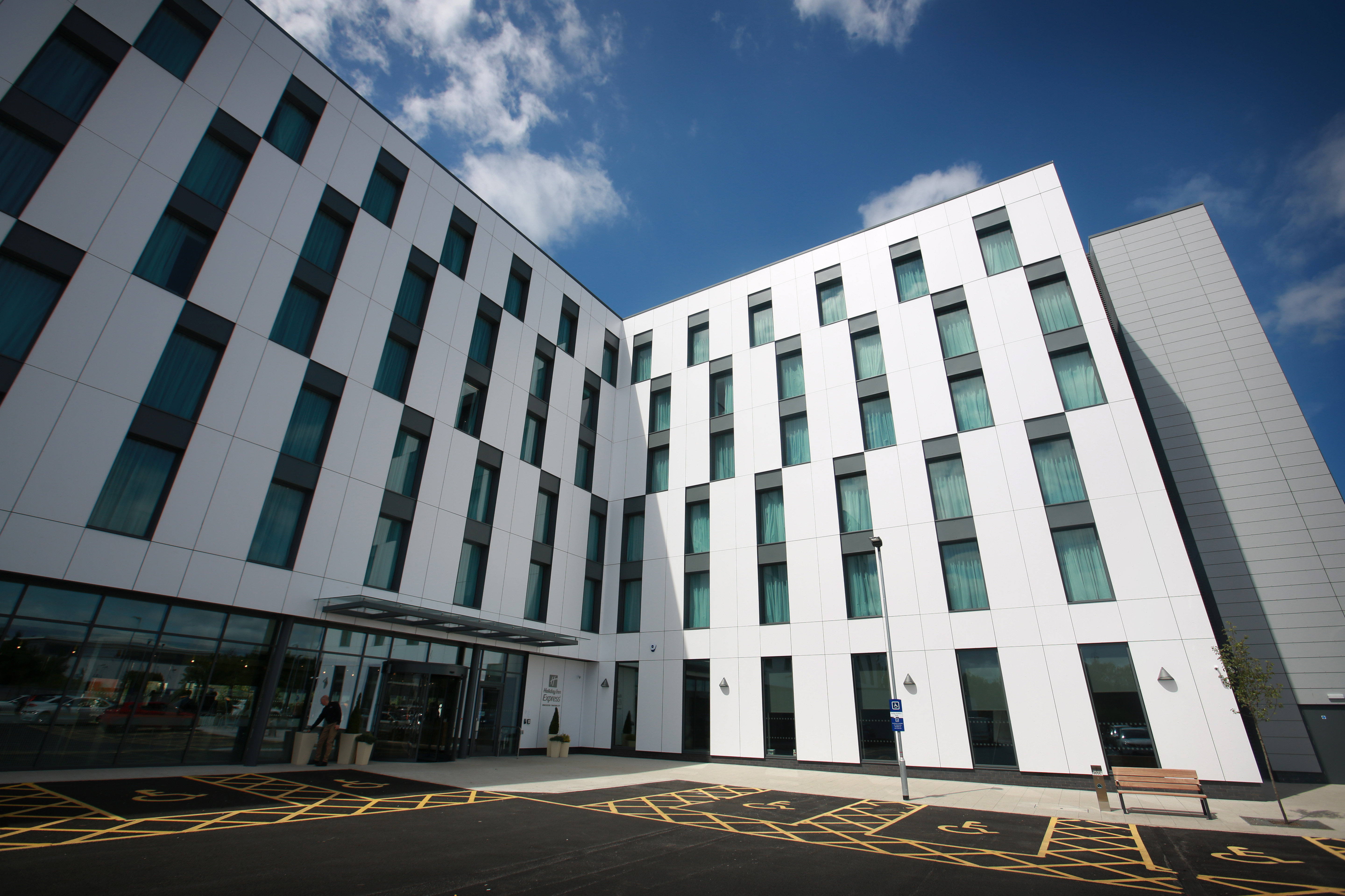 Holiday Inn Express Manchester Traffordcity 10/78