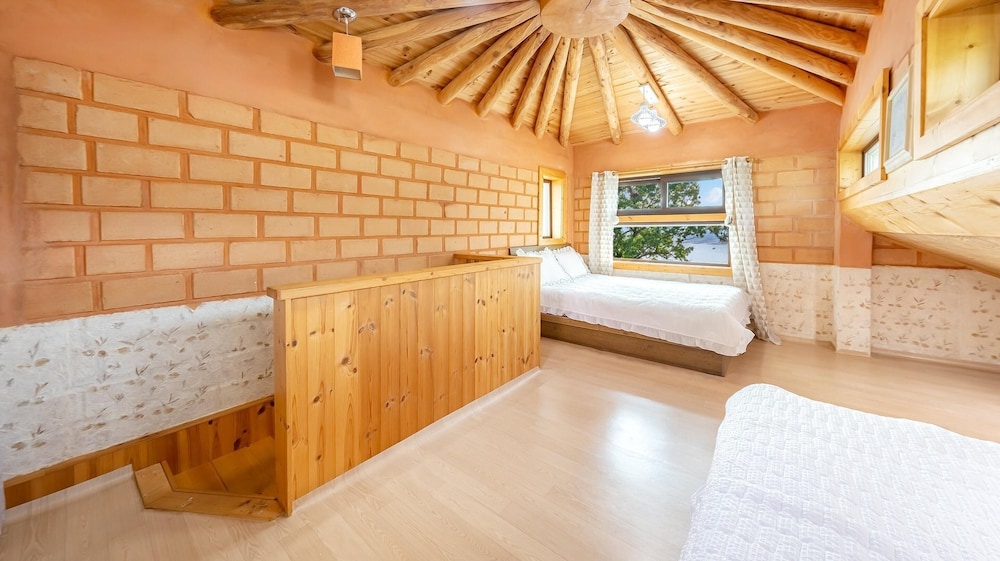 Tongyeong Blue House Pension 23/48