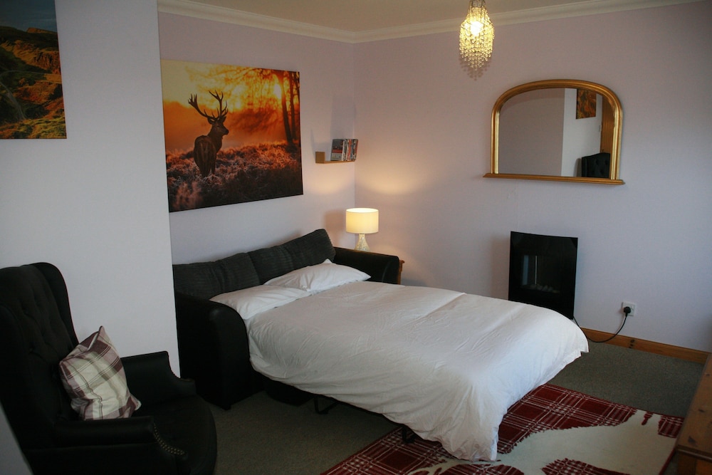 Glenlochy Nevis Bridge Apartments 9/27