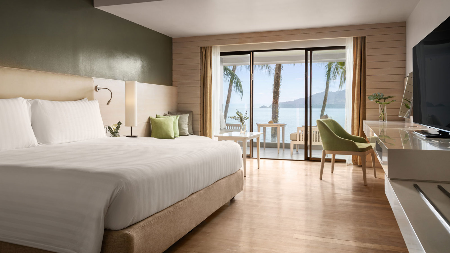 1 BEDROOM, SUITE, OCEAN VIEW, CORAL LOUNGE ACCESS