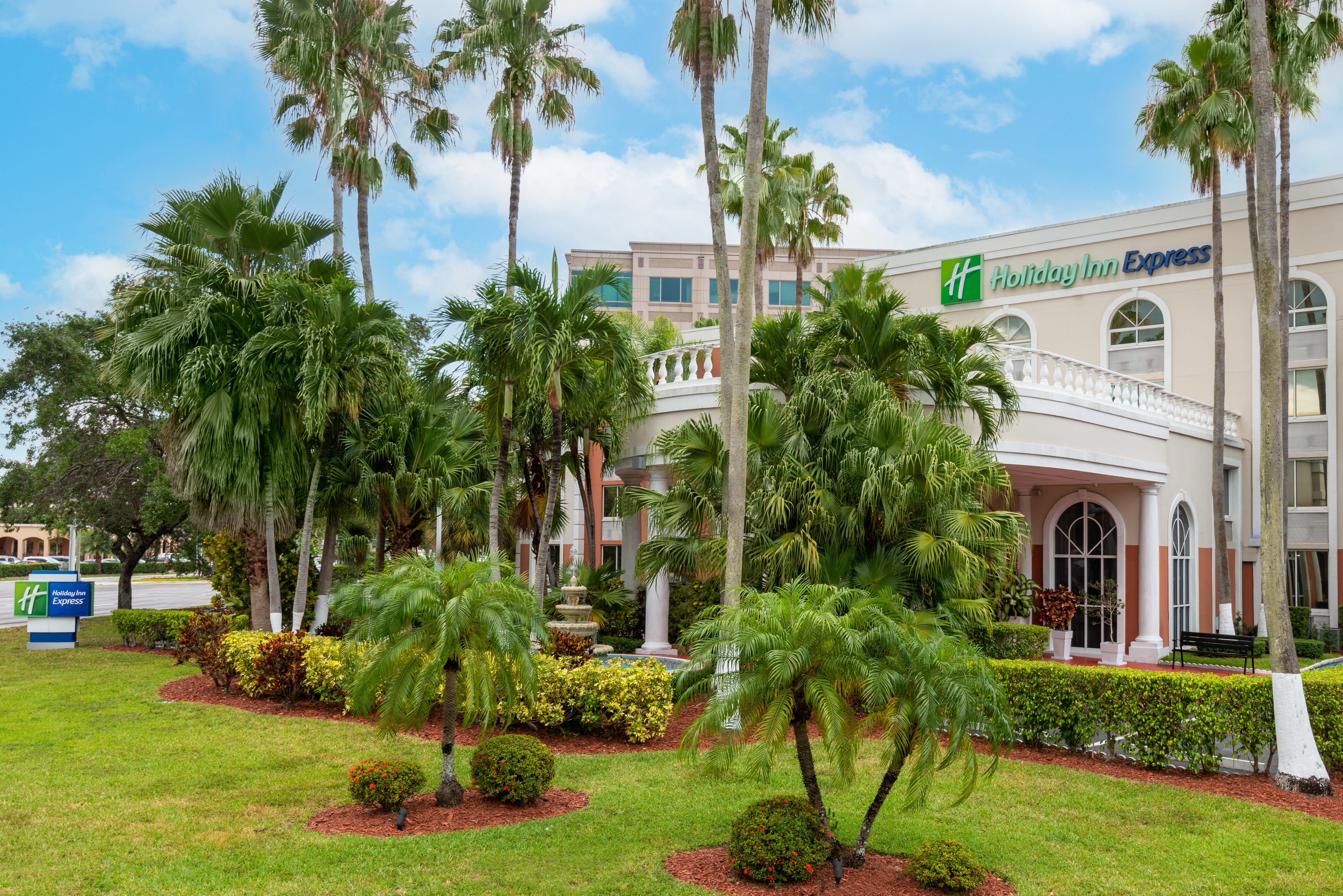 Holiday Inn Express Miami Airport Doral Area 64/71