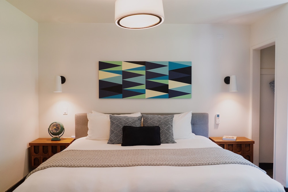 Villa, Queen Bed, Street View