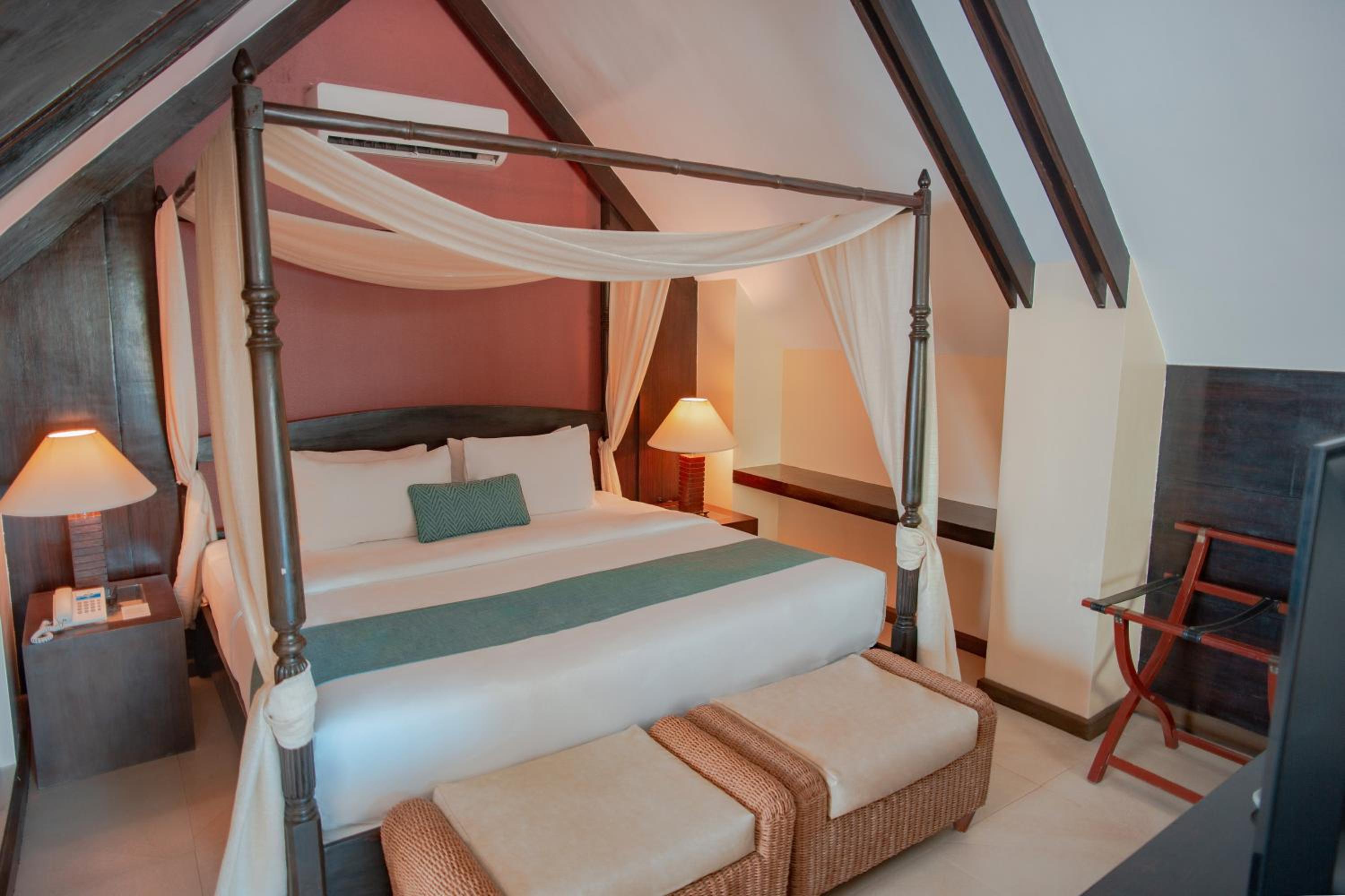 Penthouse Suite, King Bed, Sofa