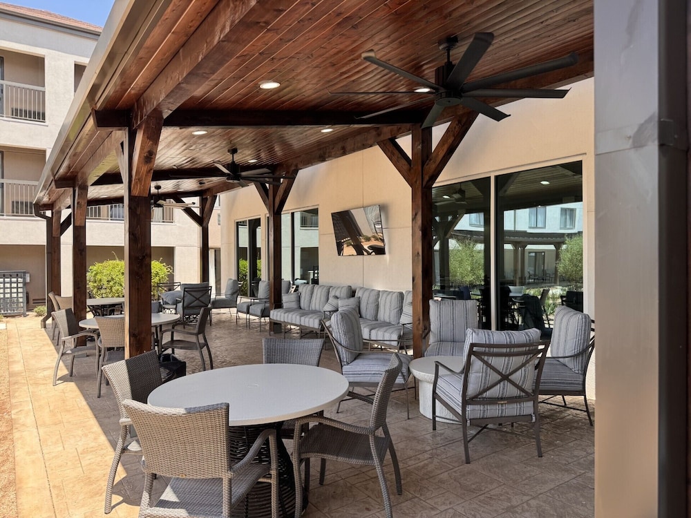 Courtyard by Marriott Waco 36/50