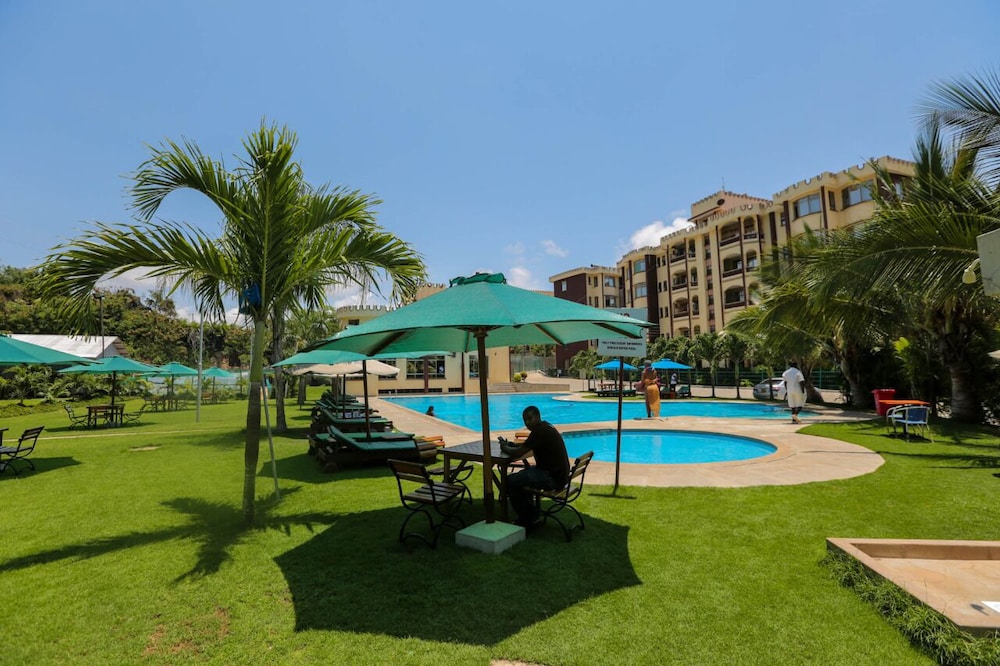 Suswa Six Apartment 10/13