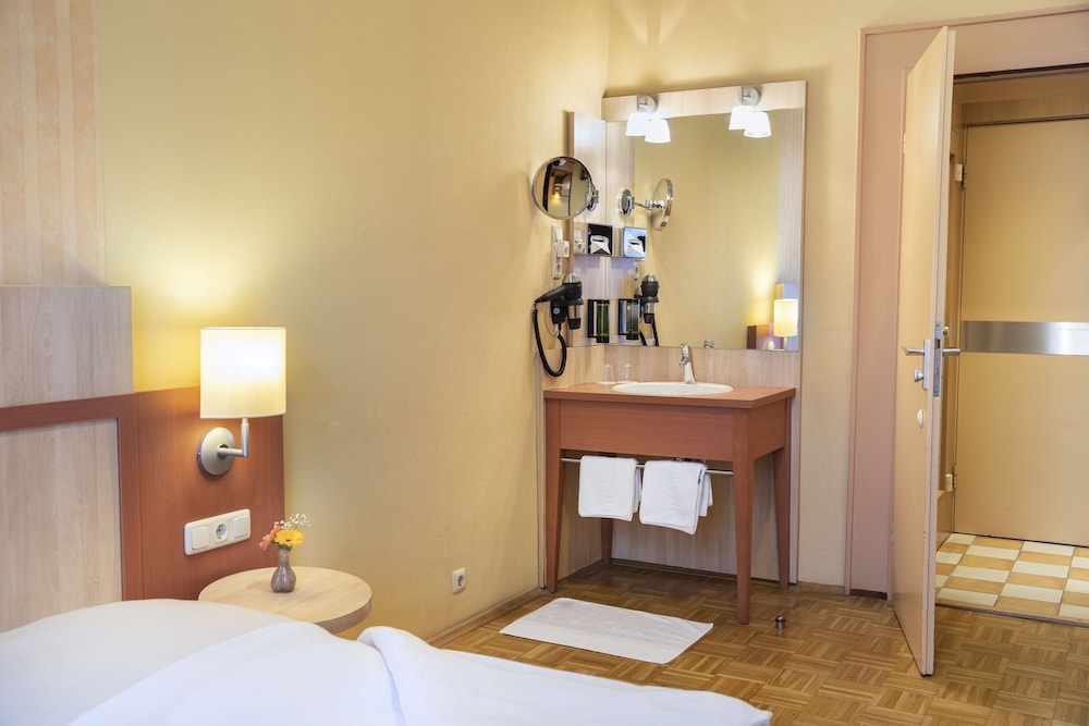 ACHAT Sternhotel Bonn 45/47