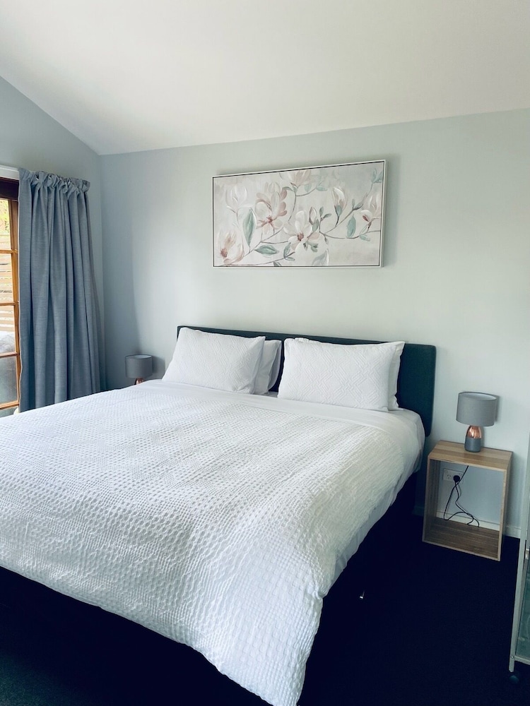 Hideaway Studio Accommodation 6/26