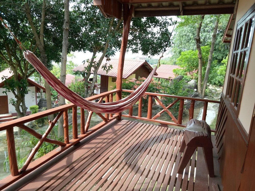 J.B Hut Bungalow 41/59