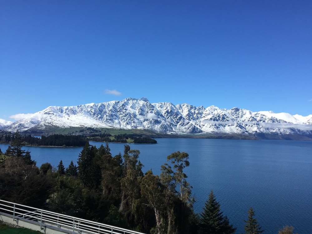 Movenpick Queenstown 43/45