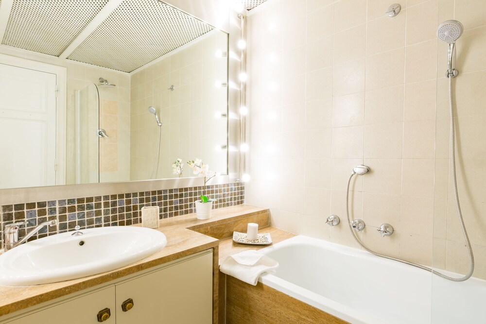 The Imperial Suite 20/25