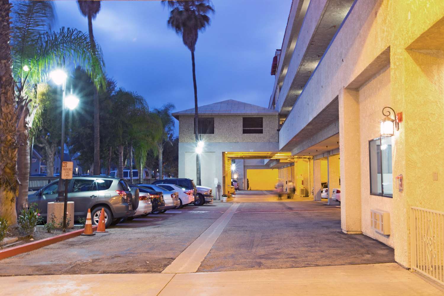 Howard Johnson By Wyndham Torrance 13/16