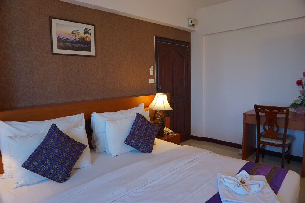 Kirimathani Hotel 9/38