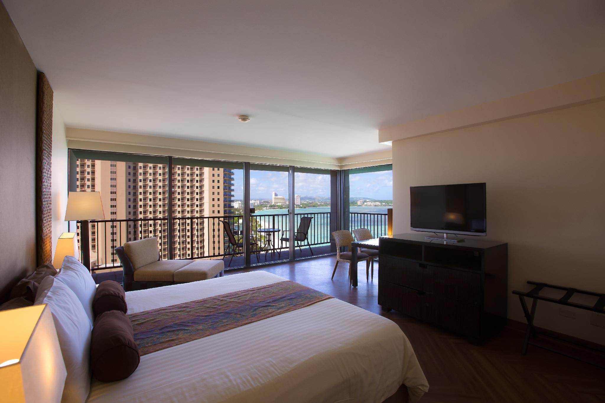 Infinity, King Bed, Ocean Front, Corner