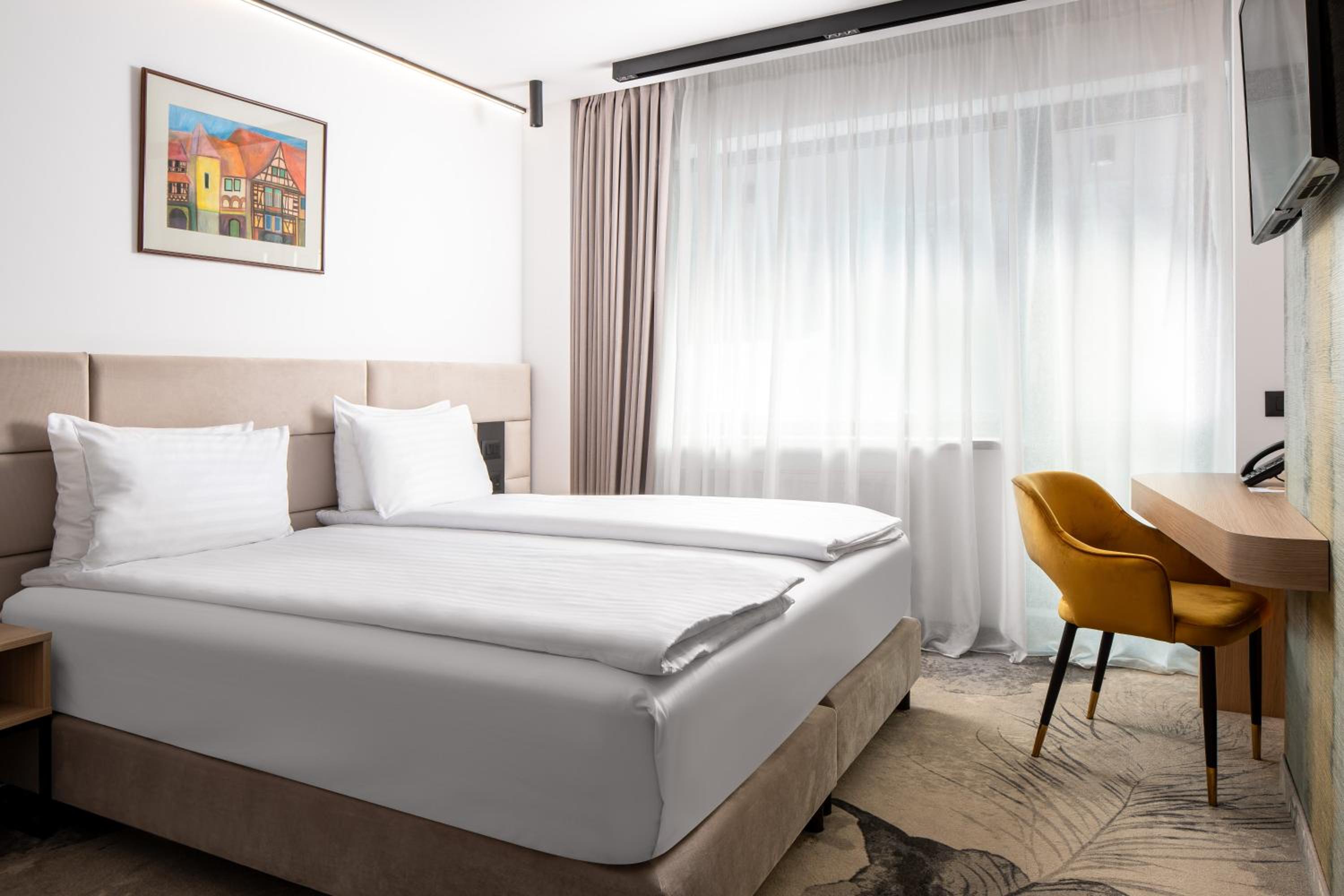 Deluxe, Double Bed, City View, Balcony, Pool Access
