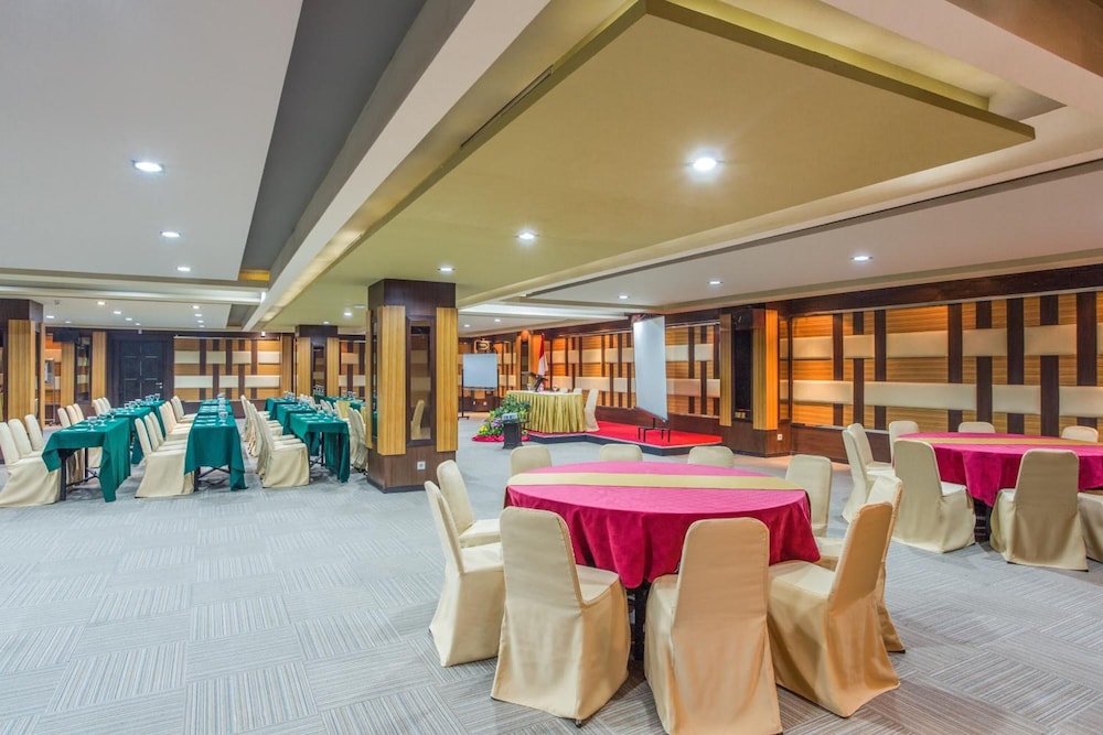 Orchardz Jayakarta Hotel 48/73