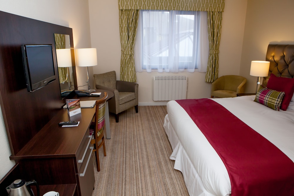 Peninsula Hotel Guernsey 11/37