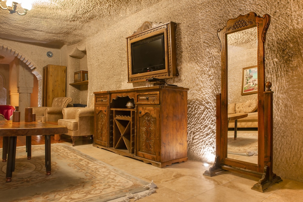 Ottoman Cave Suites 65/77
