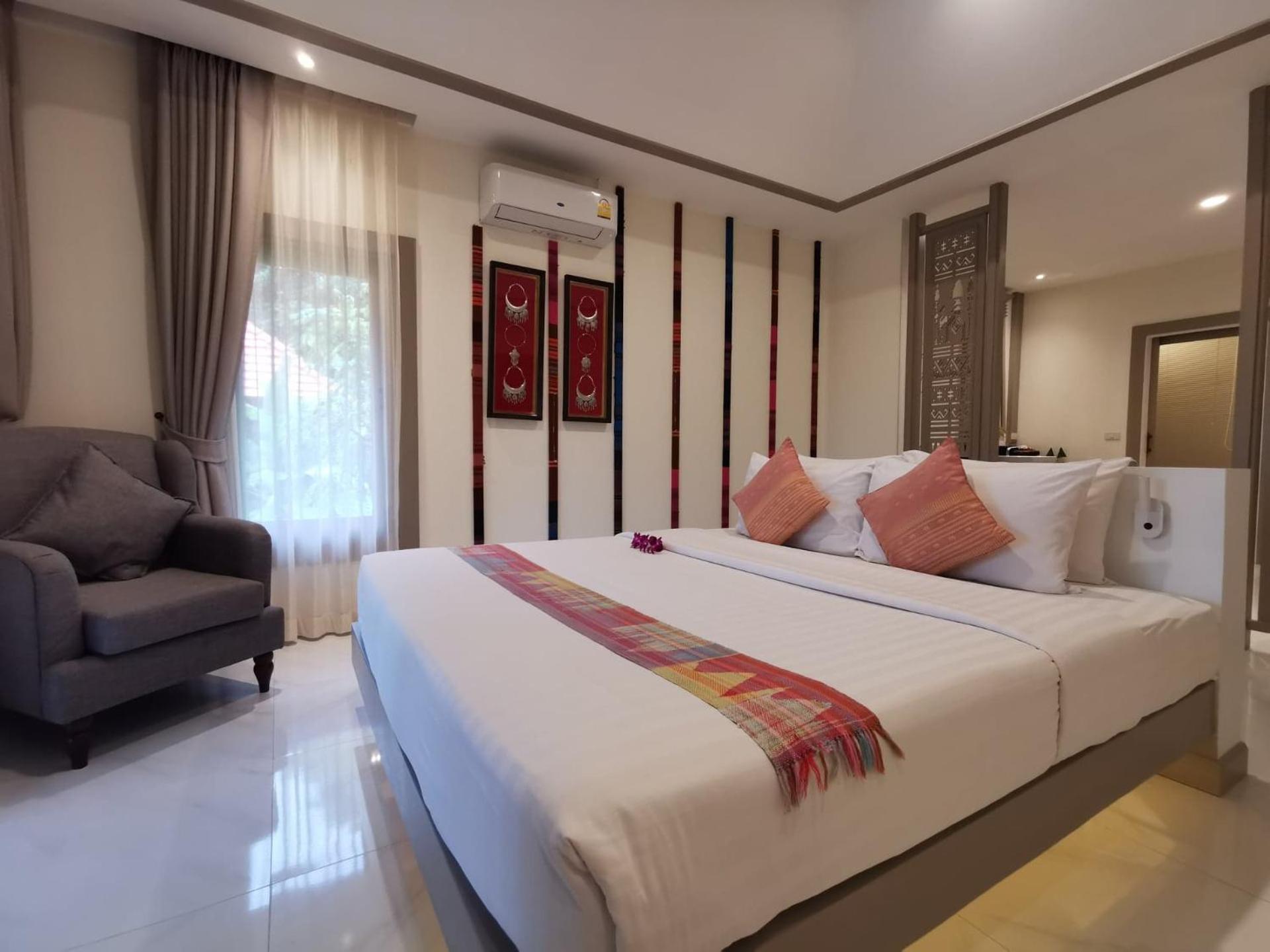 GRAND, DELUXE, RIVER VIEW